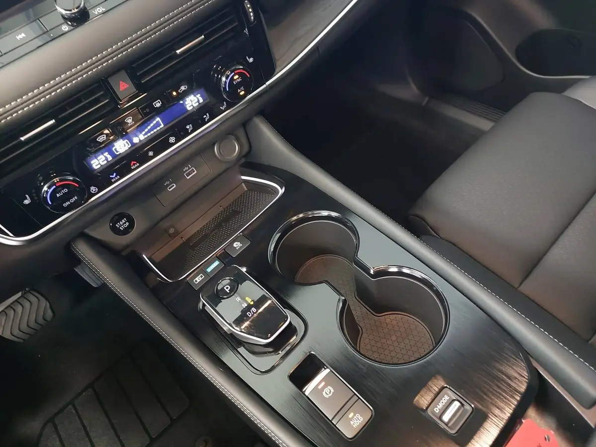 NISSAN X-TRAIL 1.5 VC-T E-POWER AUTO. TEKNA LM20