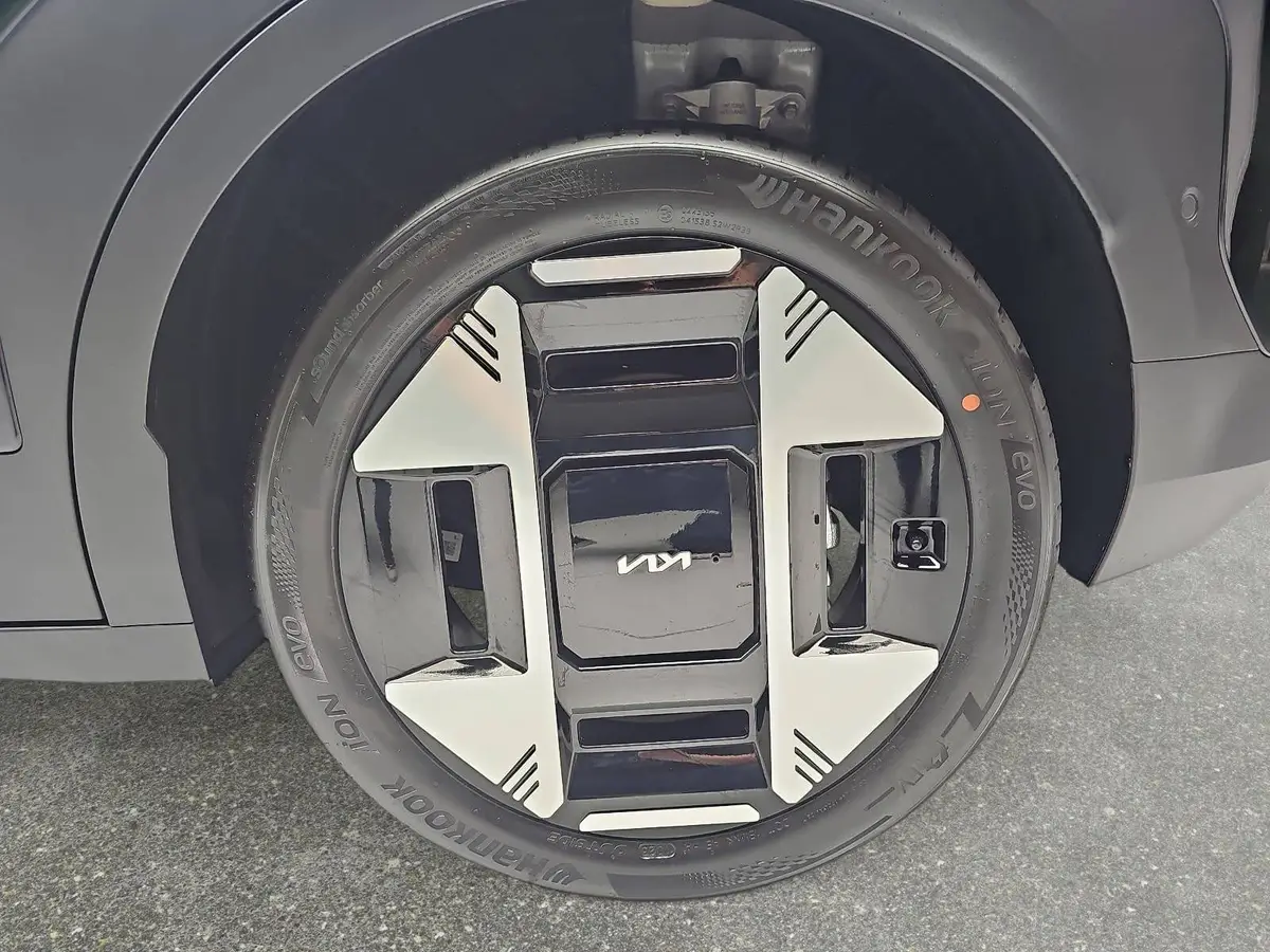 KIA EV3 81.4 KWH EARTH MJ26 WINTER BUSIN. UPGRADE DRIVEWISE-PARK DESIGN SOUND