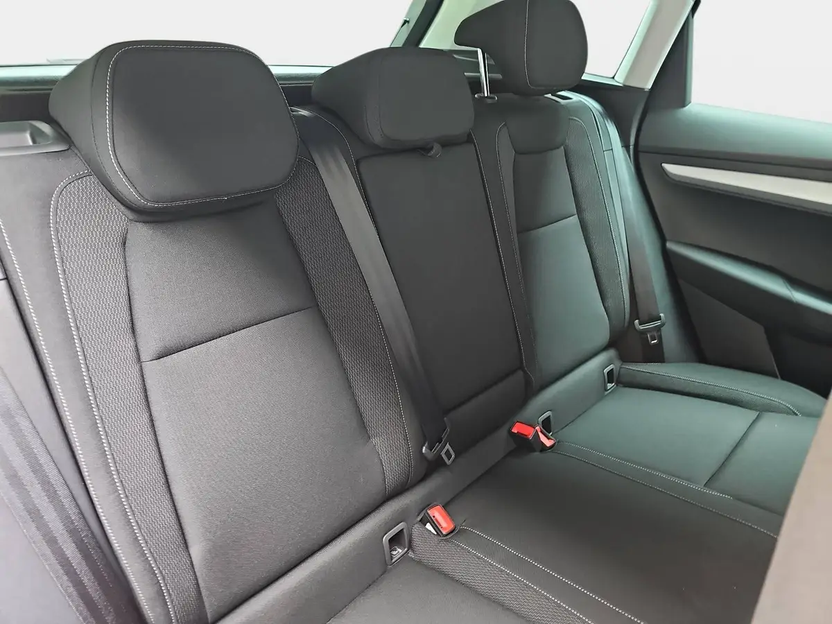 SKODA KAROQ 1.5 TSI DSG SELECTION NAVI LED ACC WINTER KAMERA A