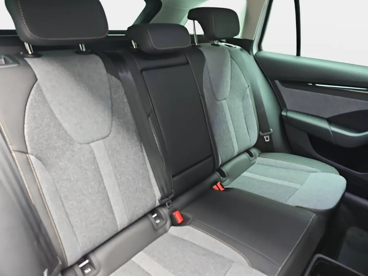 SKODA OCTAVIA COMBI 1.5 TSI ETEC DSG SELECTION NAVI LED ACC WINTER KA