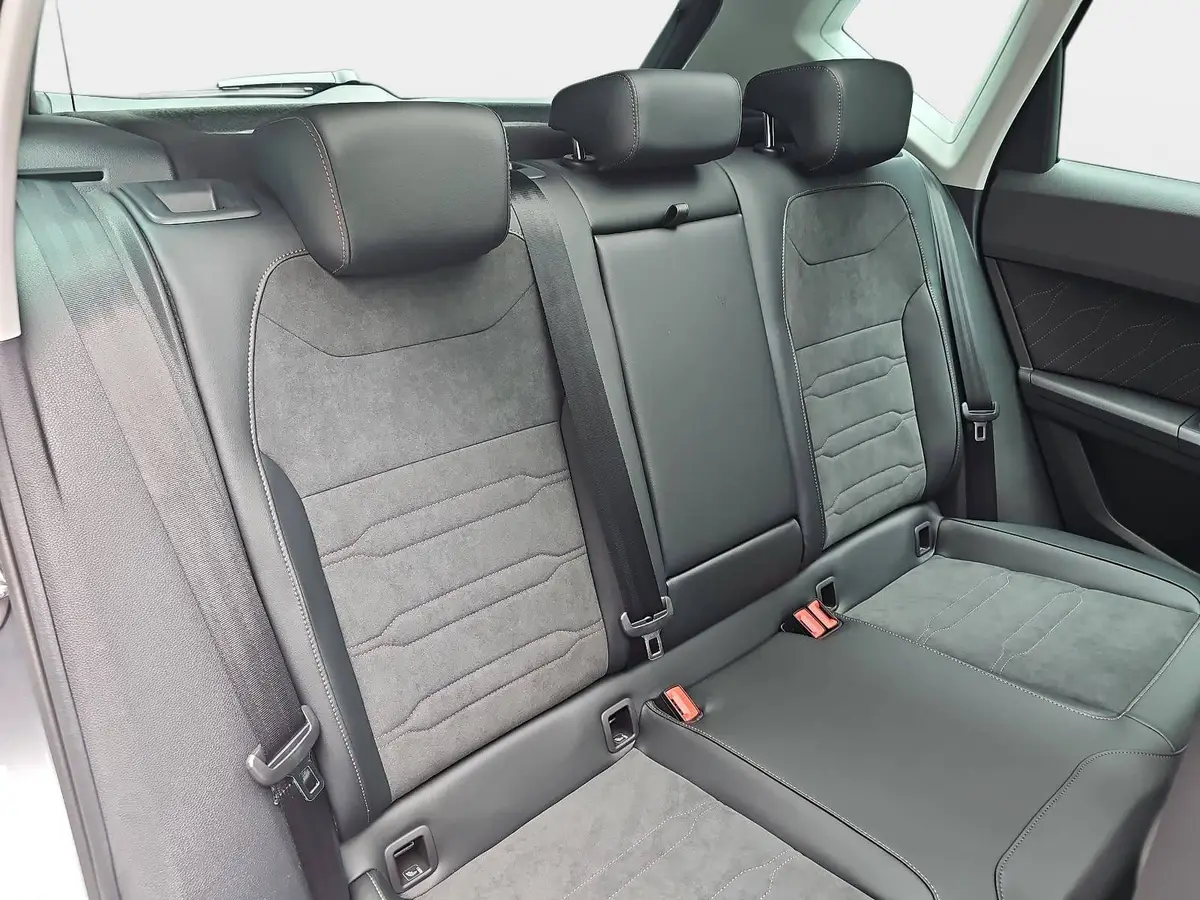 CUPRA ATECA 1.5 TSI DSG NAVI LED ACC PANO EL.HECKKLAPPE WINTER