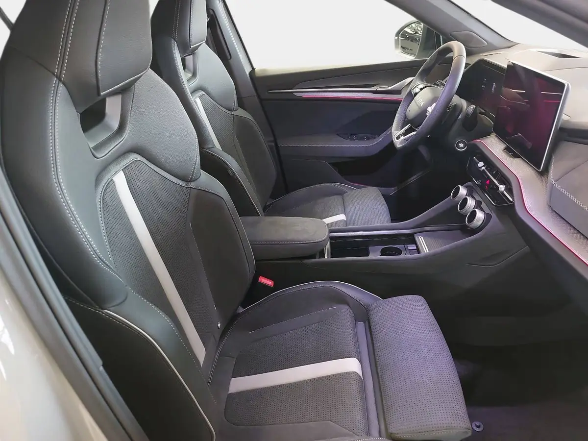 SKODA KODIAQ 1.5 TSI DSG SPORTLINE NAVI LED ACC PANO WINTER AHK