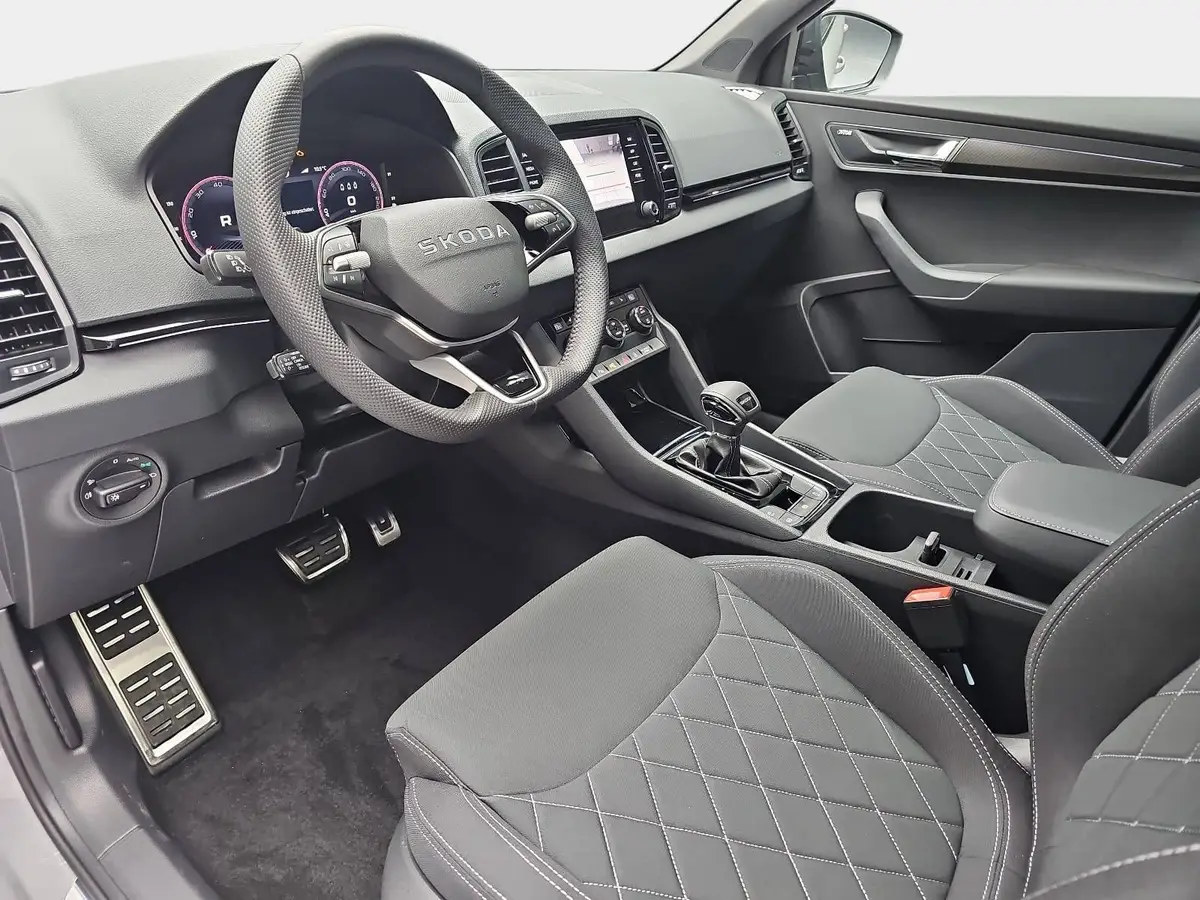 SKODA KAROQ 1.5 TSI DSG SPORTLINE NAVI LED-MATRIX PANO CANTON