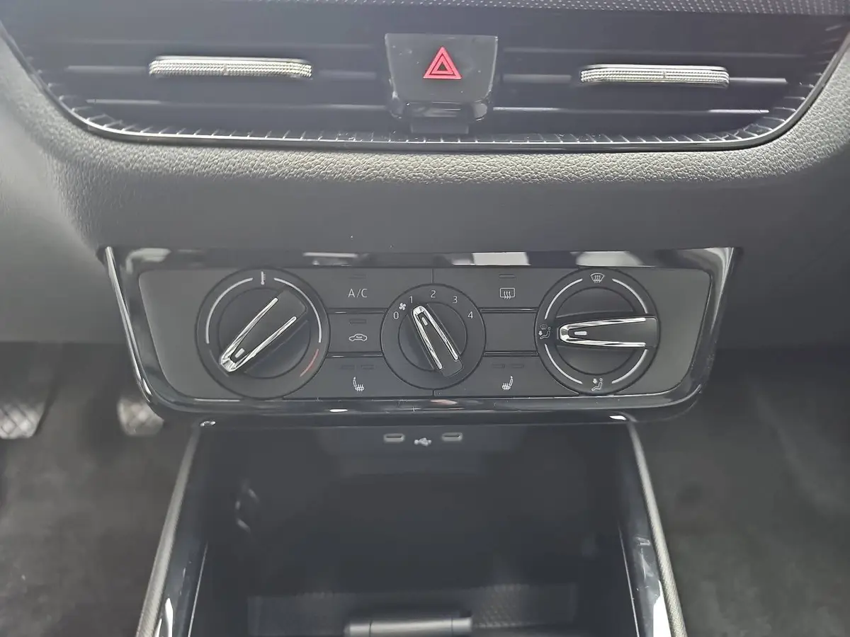 SKODA FABIA 1.0 MPI SELECTION LED KAMERA