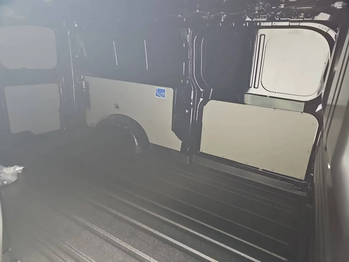 VW T7 TRANSPORTER 2.0 TDI DSG KASTEN L2H1 NAVI