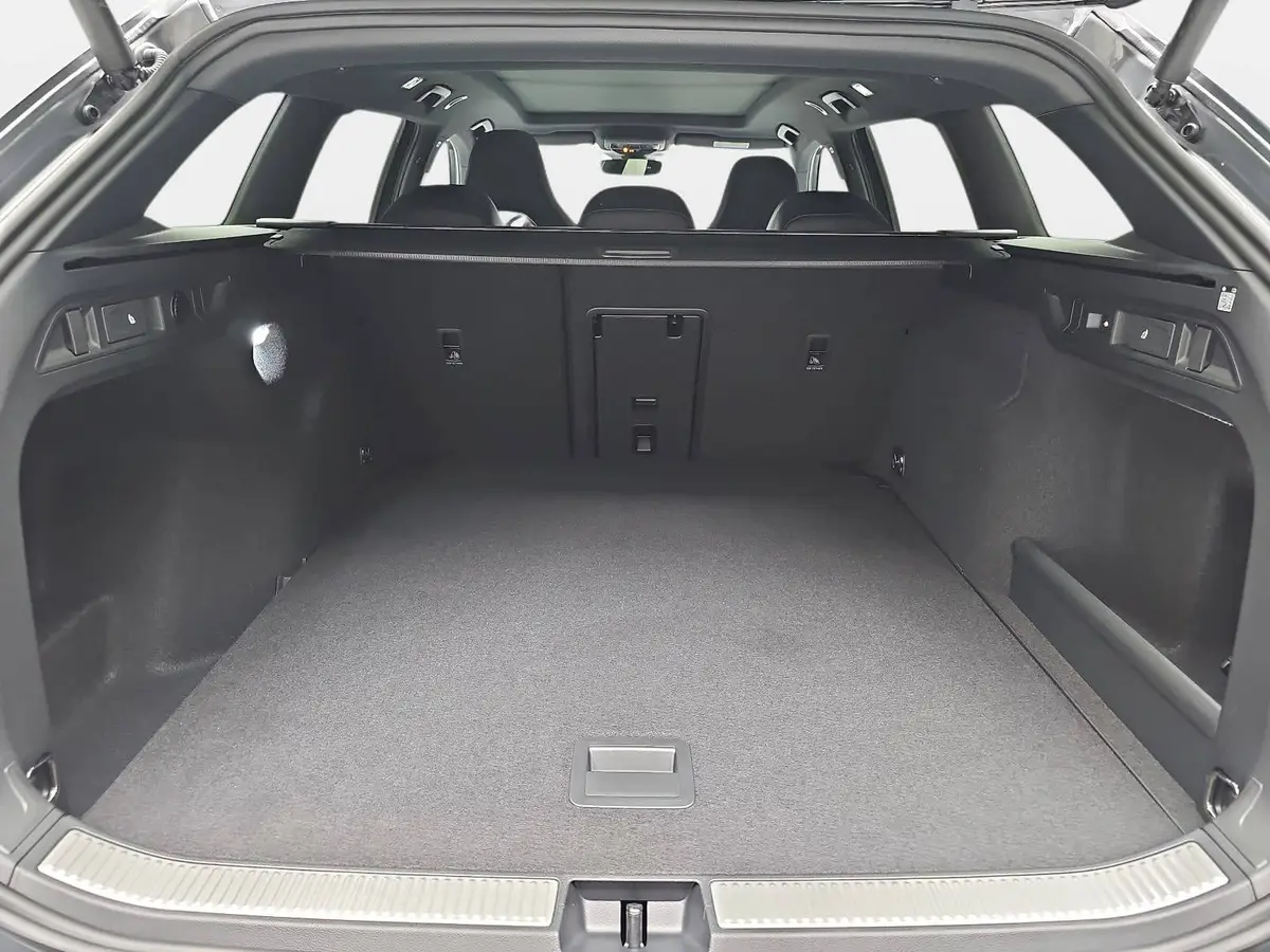 VW PASSAT VARIANT 2.0 TDI DSG R-LINE NAVI LED-MATRIX ACC PANO BLACK 