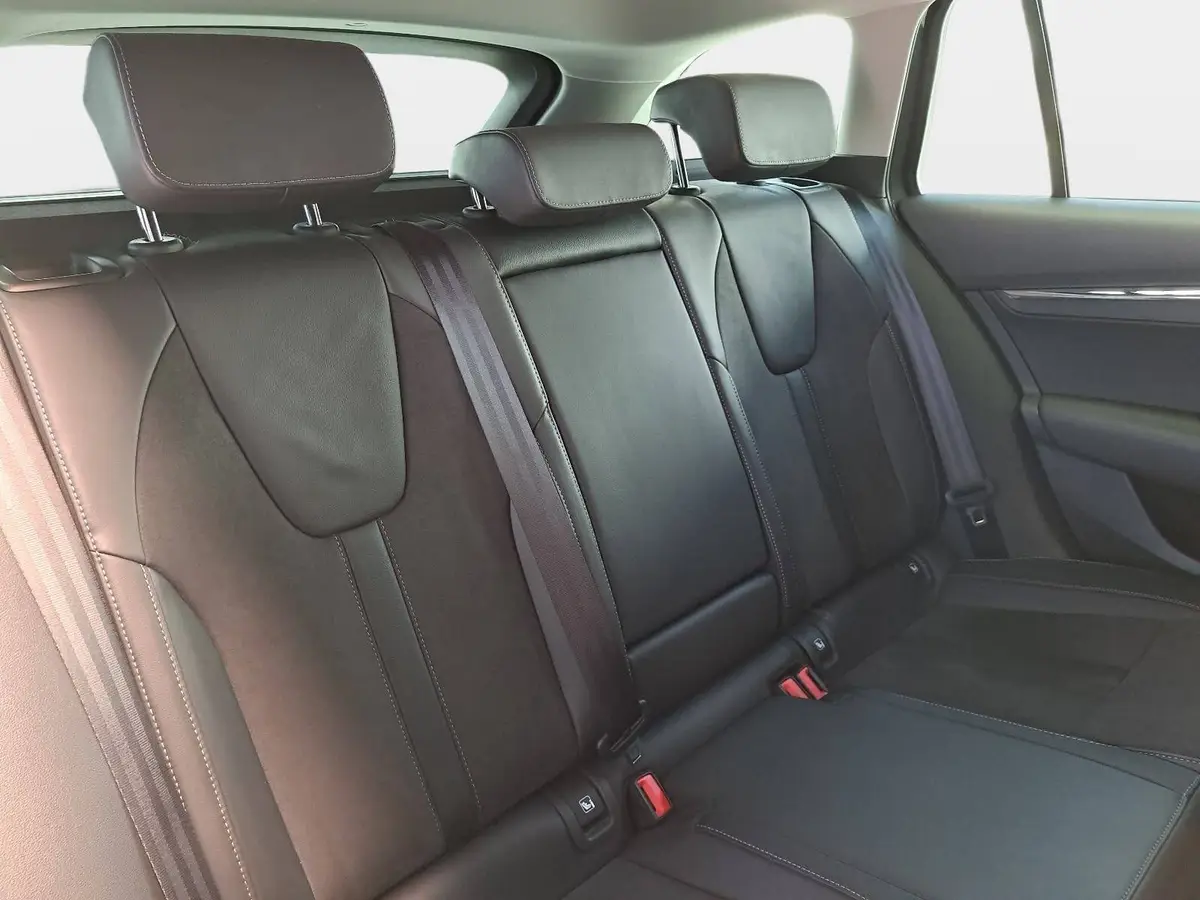 SKODA OCTAVIA COMBI 1.5 TSI ACT OPF STYLE NAVI MATRIX-LED KAMERA LM18