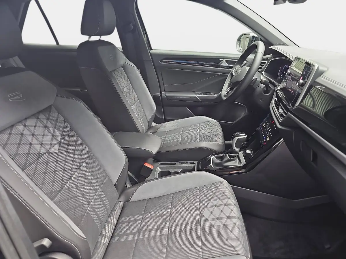 VW T-ROC 1.5 TSI DSG R-LINE NAVI LED 18