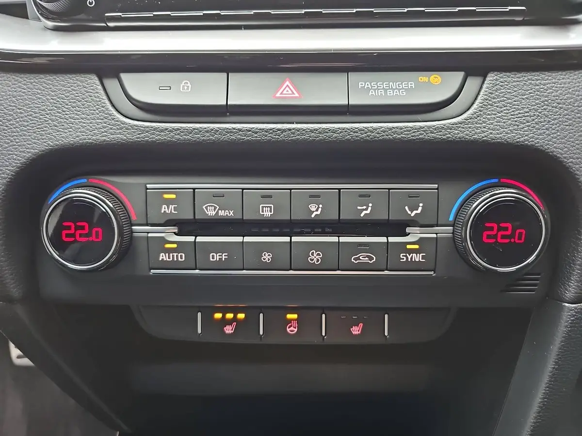 KIA EV3 81.4 KWH EARTH MJ26 WINTER BUSIN. UPGRADE DRIVEWISE-PARK DESIGN SOUND