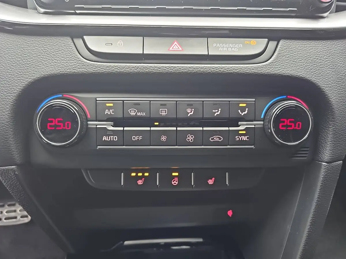 KIA XCEED 1.6 T-GDI 180 DCT GT-LINE MJ26 LEDER GLASDACH