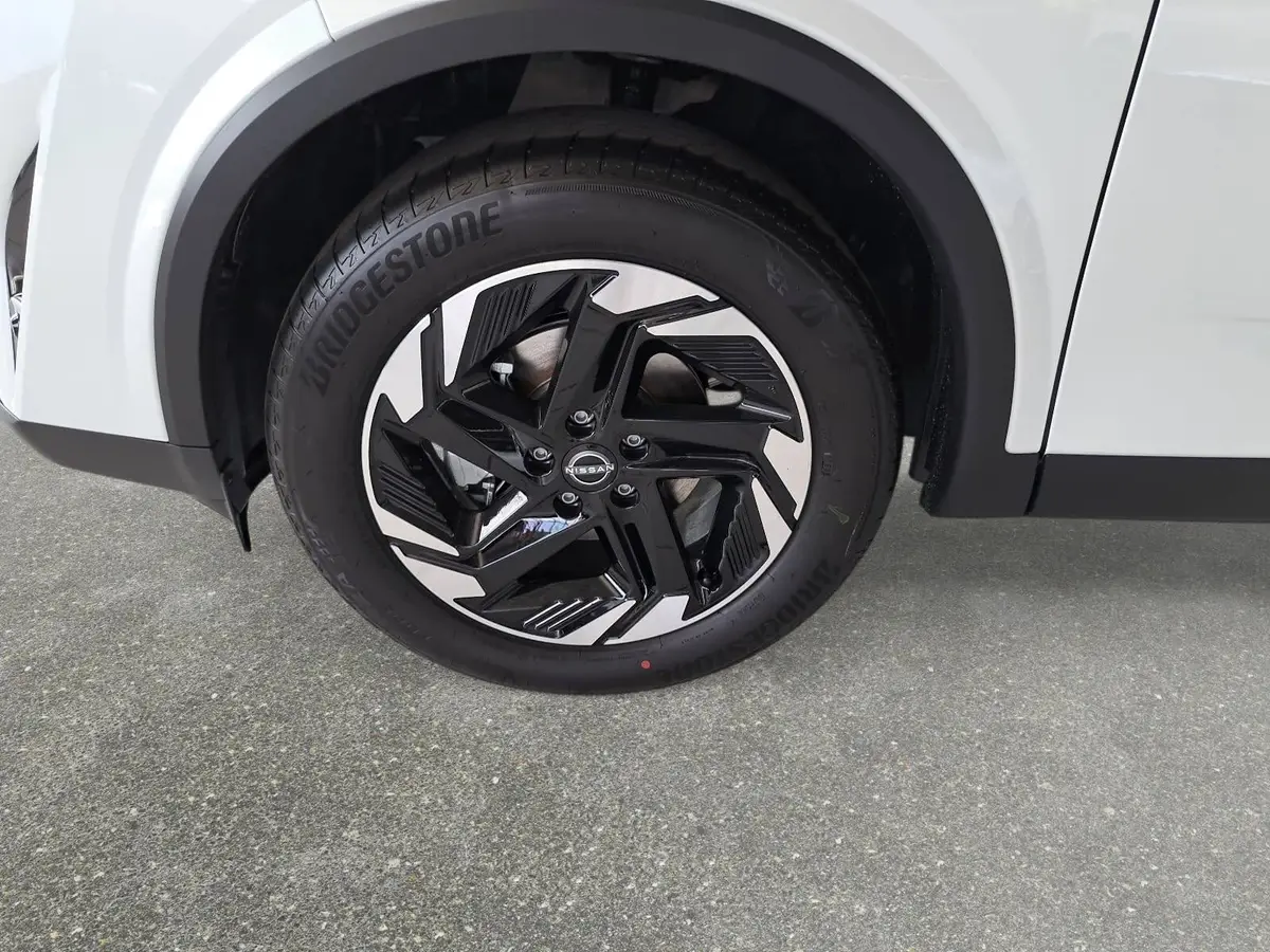 NISSAN QASHQAI 1.3 DIG-T MHEV AUTO. MJ27 N-CONNECTA WINTER EL-HECKKLAPPE PANO
