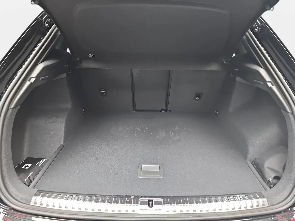 AUDI Q3 35 TFSI S-TRONIC S LINE NAVI LED PANO ACC BLACK+ K