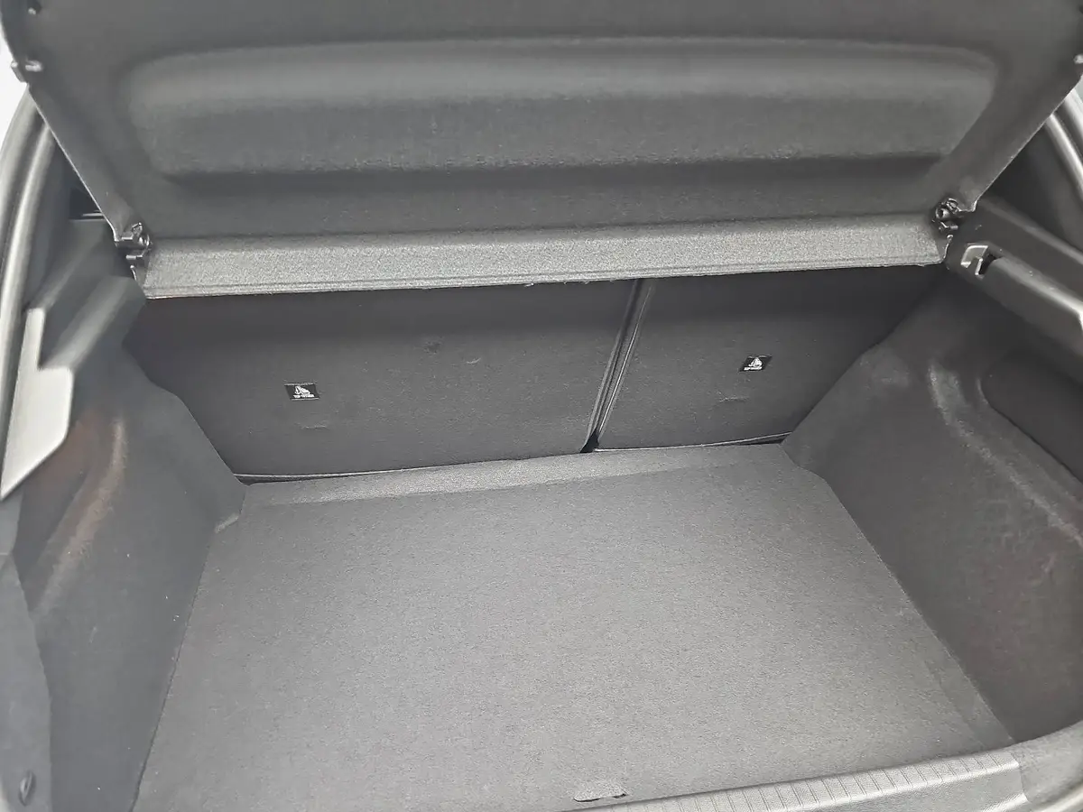 PEUGEOT 208 1.2 HYBRID 110 E-DSC6 GT KLIMA LED MIRROR-SCREEN K