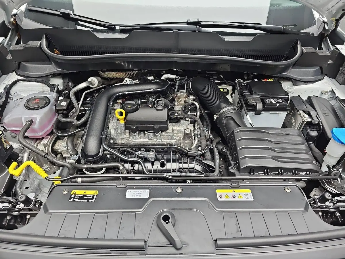 VW T-CROSS 1.0 TSI GOAL NAVI LED KLIMAAUTO ACC P-ASSIST WINTE