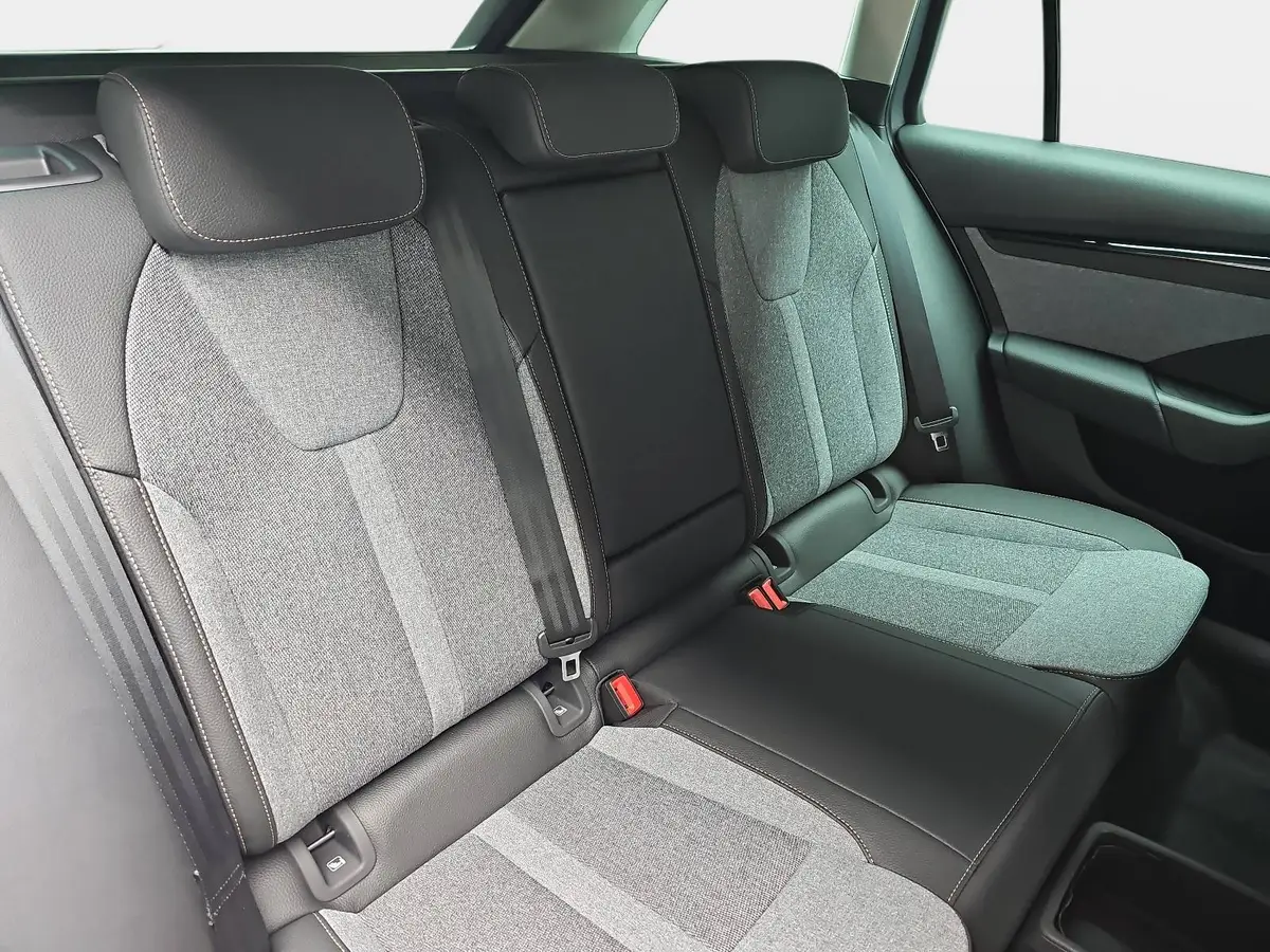 SKODA OCTAVIA COMBI 1.5 TSI ETEC DSG SELECTION NAVI LED ACC WINTER KA