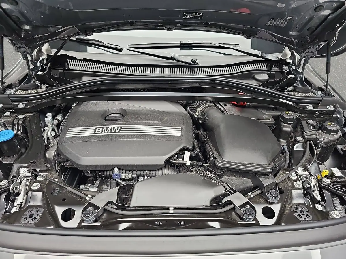 BMW 120 I AUTO. M SPORT NAVI LED P-ASSIST WINTER KAMERA AH