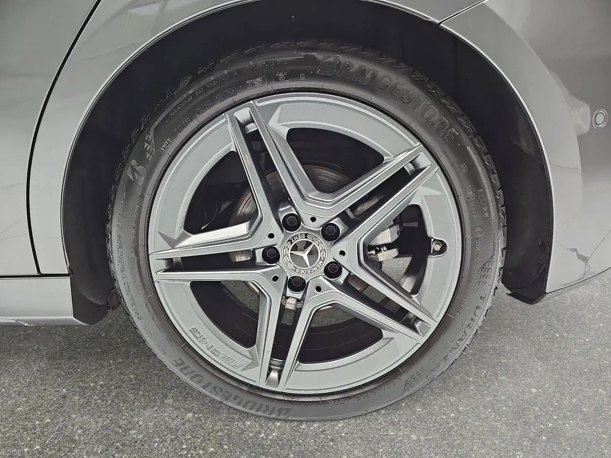 MERCEDES-BENZ A 180 DCT AMG LINE NAVI LED MBUX WINTER KAMERA LM18