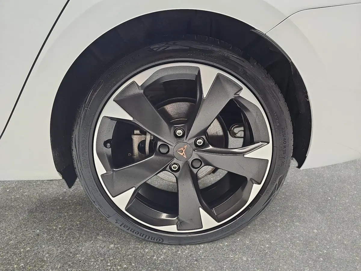CUPRA LEON ST 1.4 E-HYBRID DSG LED DCC KAMERA