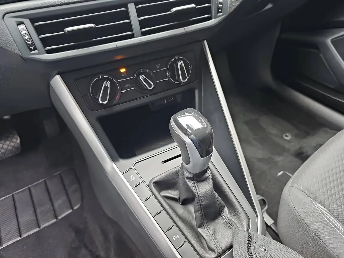 VW POLO 1.0 TSI DSG LIFE LED KLIMA APP-CONNECT SICHT PDC K