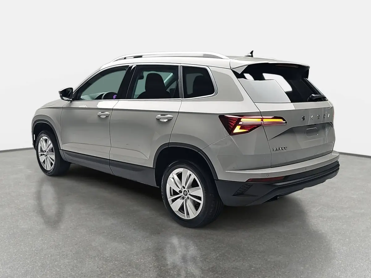 SKODA KAROQ 1.5 TSI DSG SELECTION LED ACC AHK