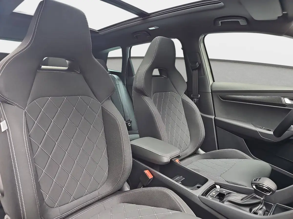 SKODA KAROQ 2.0 TSI DSG SPORTLINE 4X4 AHK PANO