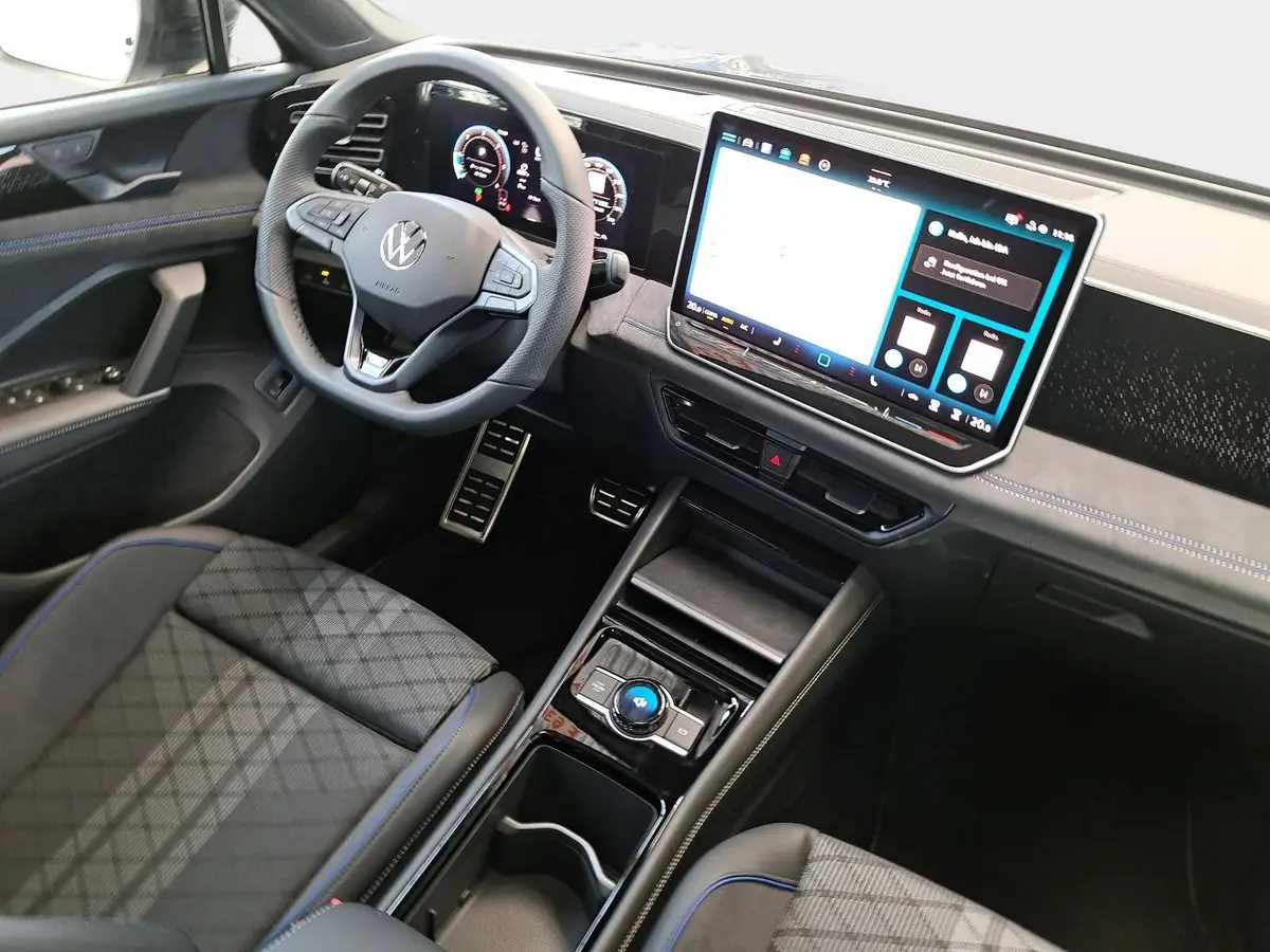 VW TIGUAN 2.0 TDI DSG R-LINE NAVI LED PANO