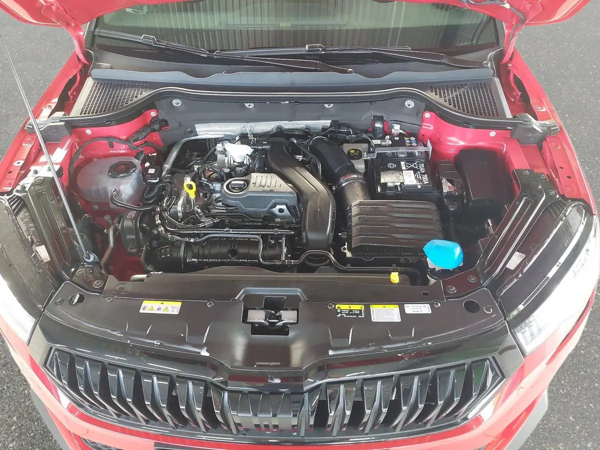 SKODA KAROQ 1.5 TSI DSG SPORTLINE NAVI LED-MATRIX PANO CANTON