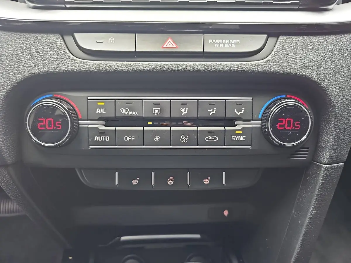 KIA CEED SW 1.6 CRDI DCT7 MHEV SPIRIT NAVI TECHNOLOGIE