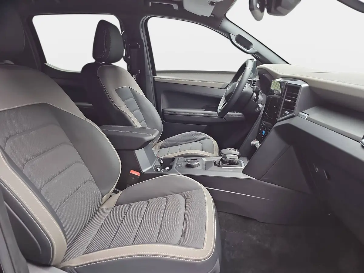 VW AMAROK 3.0 TDI AUTO. DOKA AVENTURA 4M NAVI LED EL.RO AHK