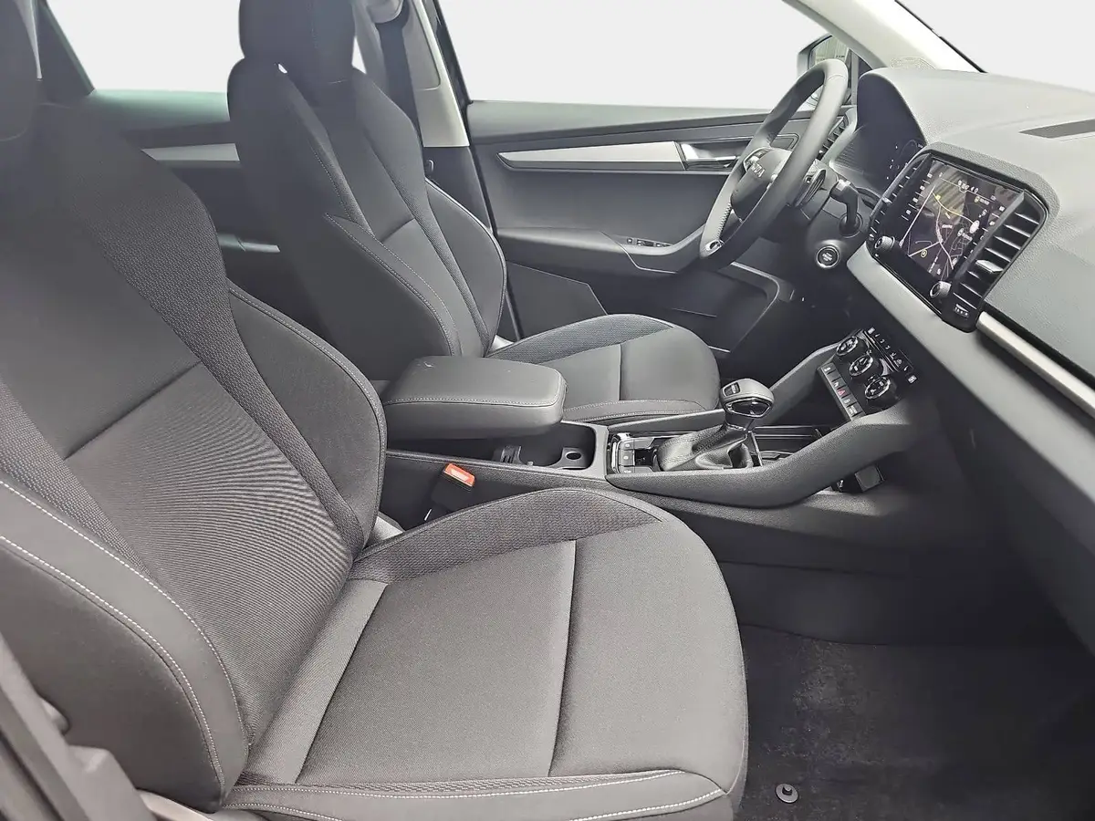 SKODA KAROQ 1.5 TSI DSG SELECTION LED ACC AHK