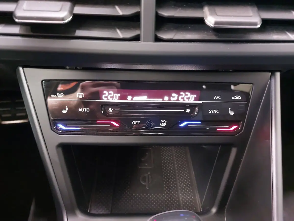 VW TAIGO 1.0 TSI DSG R-LINE NAVI MATRIX LM18