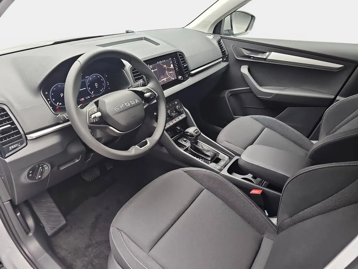 SKODA KAROQ 1.5 TSI DSG SELECTION LED ACC AHK