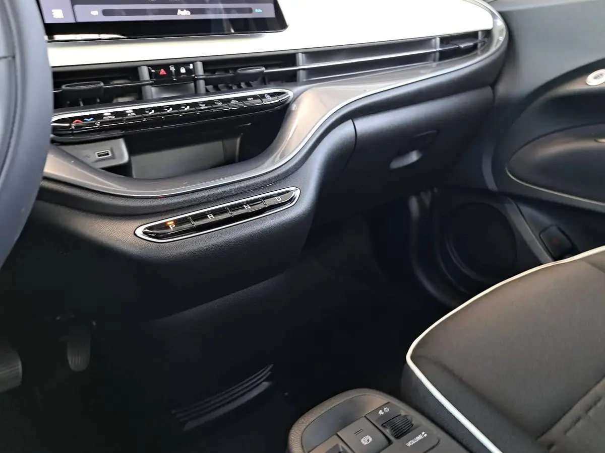 FIAT 500C ELEKTRO 42 KWH KOMFORT PAKET, 16-ZOLL LM-FELGEN