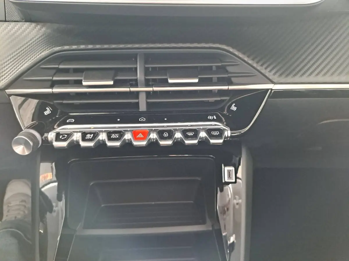 PEUGEOT 208 1.2 HYBRID 110 E-DSC6 STYLE LED GRA SHZ