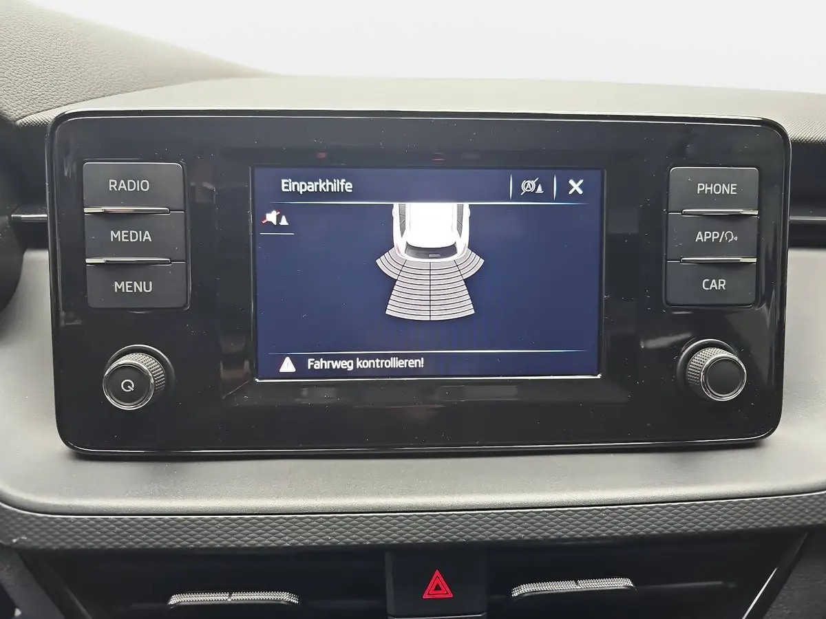 SKODA KAMIQ 1.0 TSI ACTIVE KLIMA LED SITZHEIZUNG PDC DAB+