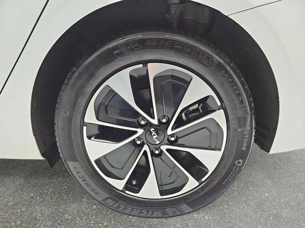 KIA CEED SW 1.6 GDI PLUG-IN-HYBRID SPIRIT SITZKOMFORT TECHNOLOGIE