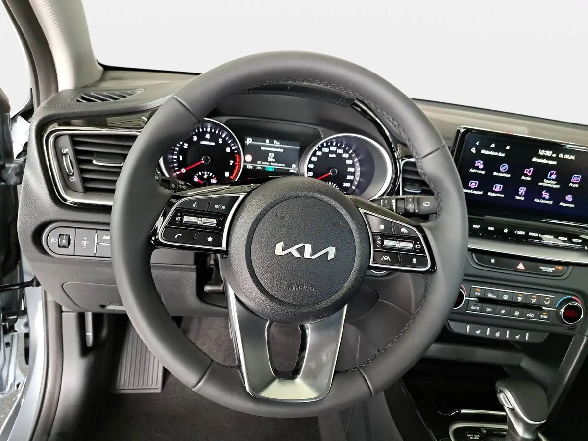 KIA CEED 1.5 T-GDI 48V DCT7 ULTIMATE EDITION