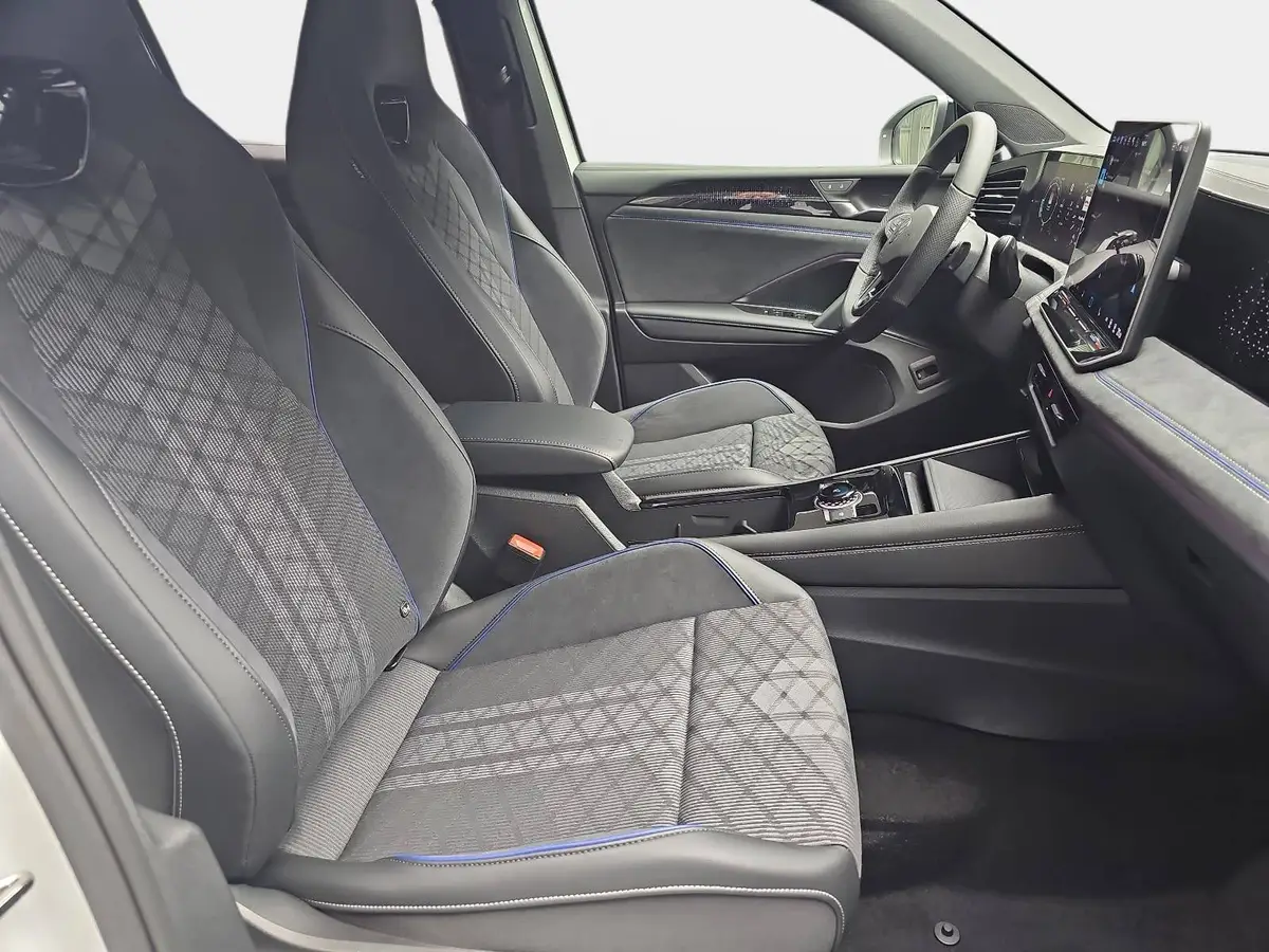 VW TIGUAN 2.0 TDI DSG R-LINE NAVI LED PANO