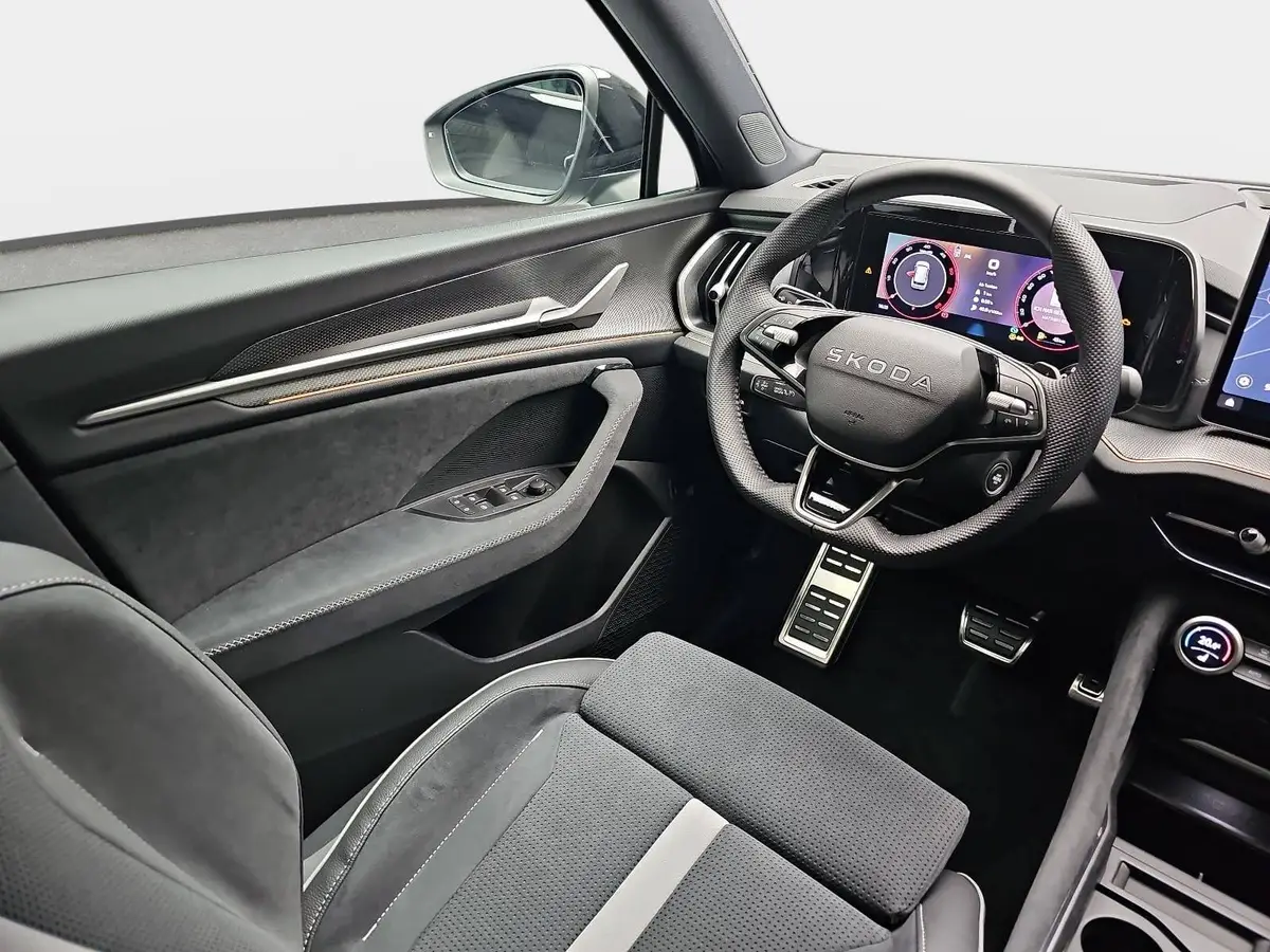 SKODA KODIAQ 2.0 TDI DSG SPORTLINE 4X4 PANO AHK