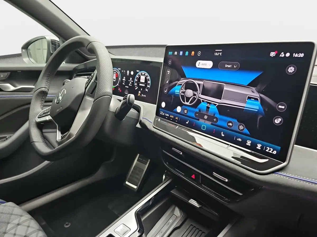VW PASSAT VARIANT 2.0 TDI DSG R-LINE NAVI LED-MATRIX ACC PANO BLACK 