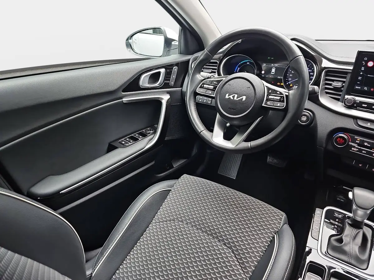 KIA CEED SW 1.6 GDI PLUG-IN-HYBRID SPIRIT SITZKOMFORT TECHNOLOGIE