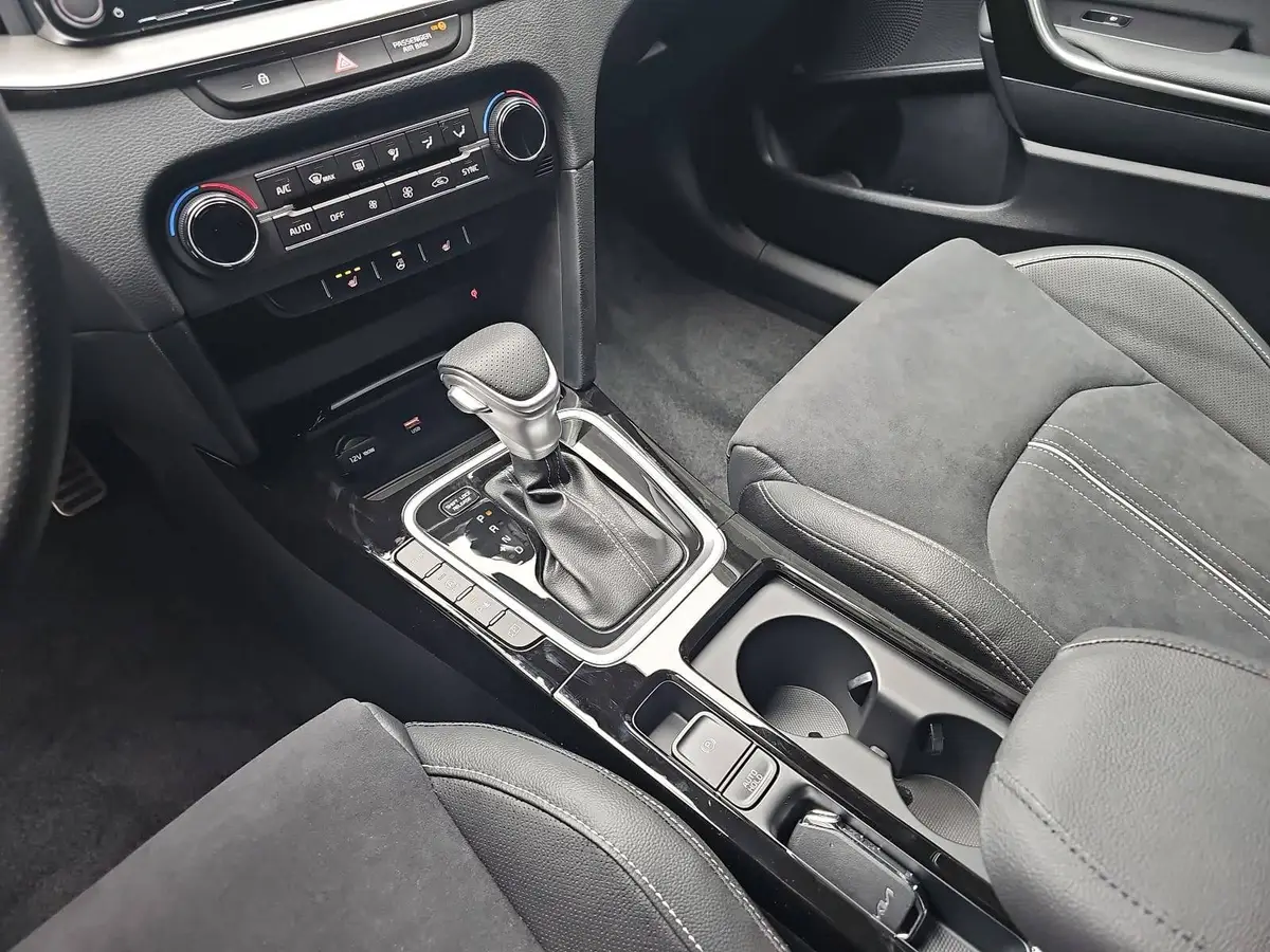 KIA XCEED 1.6 T-GDI 180 DCT GT-LINE MJ26 LEDER GLASDACH