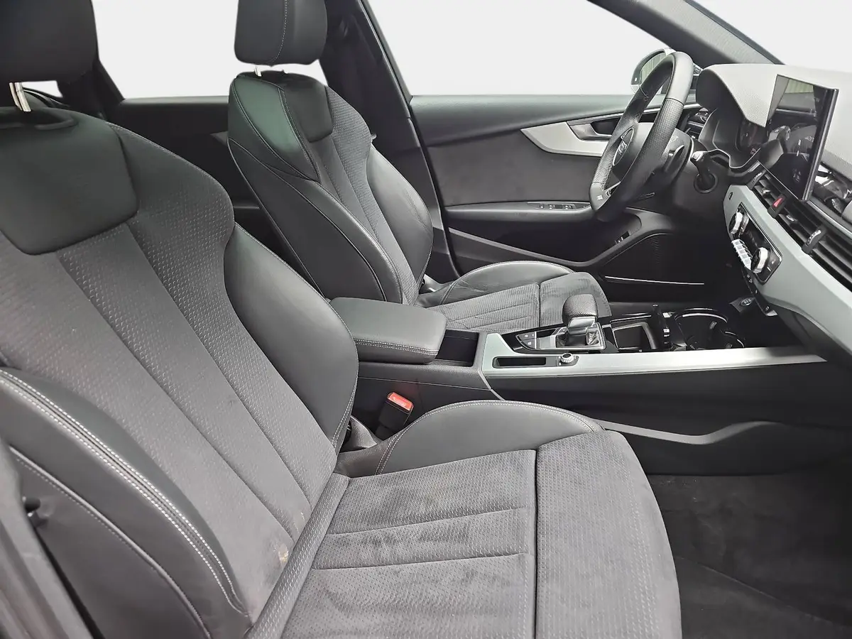 AUDI A4 AVANT 30 TDI S-TRONIC S LINE NAVI LED PANO BLACK-L