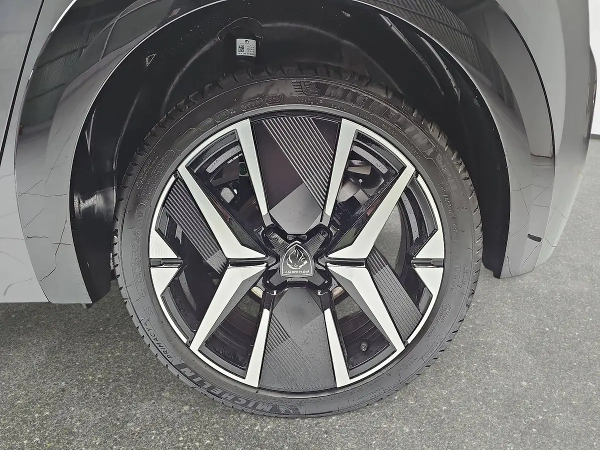 PEUGEOT 208 1.2 HYBRID 110 E-DSC6 GT KLIMA LED MIRROR-SCREEN K