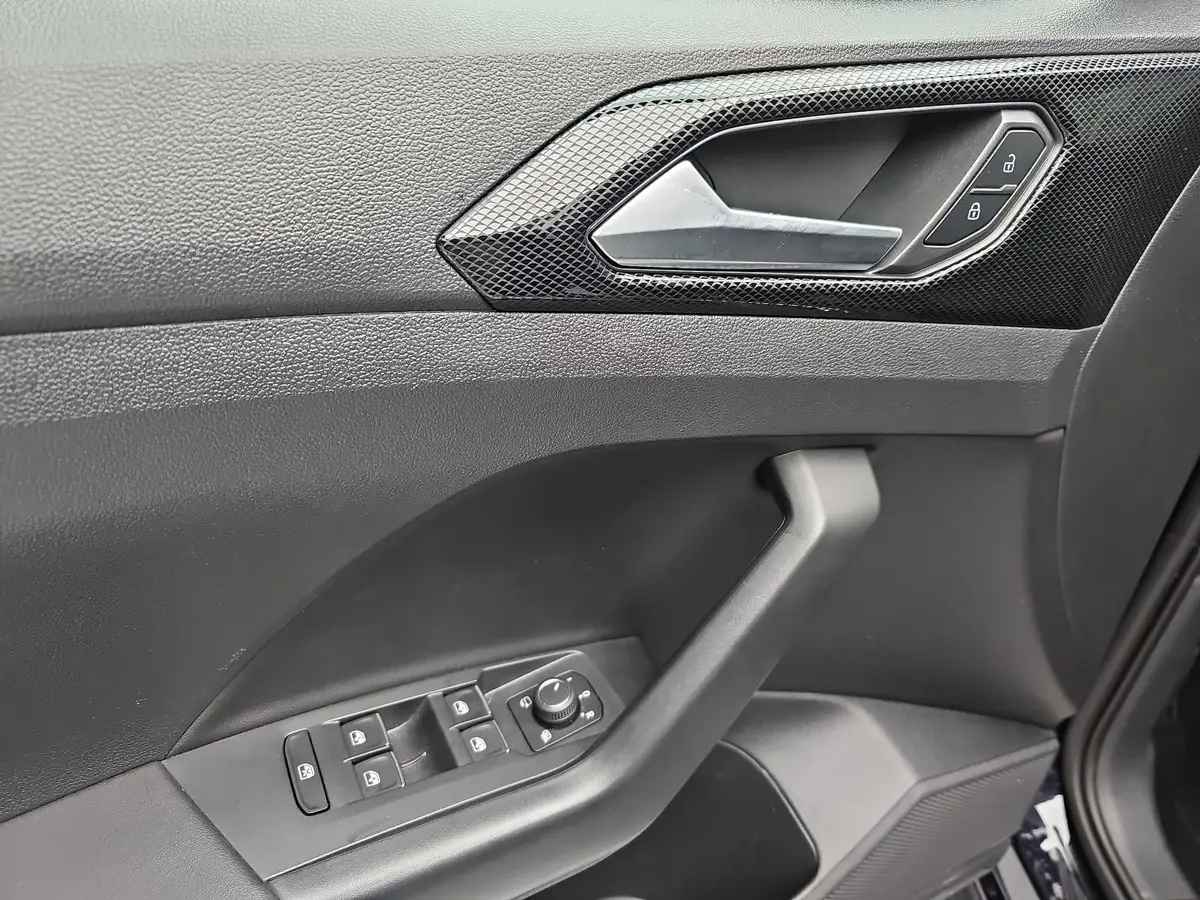 VW T-CROSS 1.0 TSI GOAL NAVI LED KLIMAAUTO ACC P-ASSIST WINTE