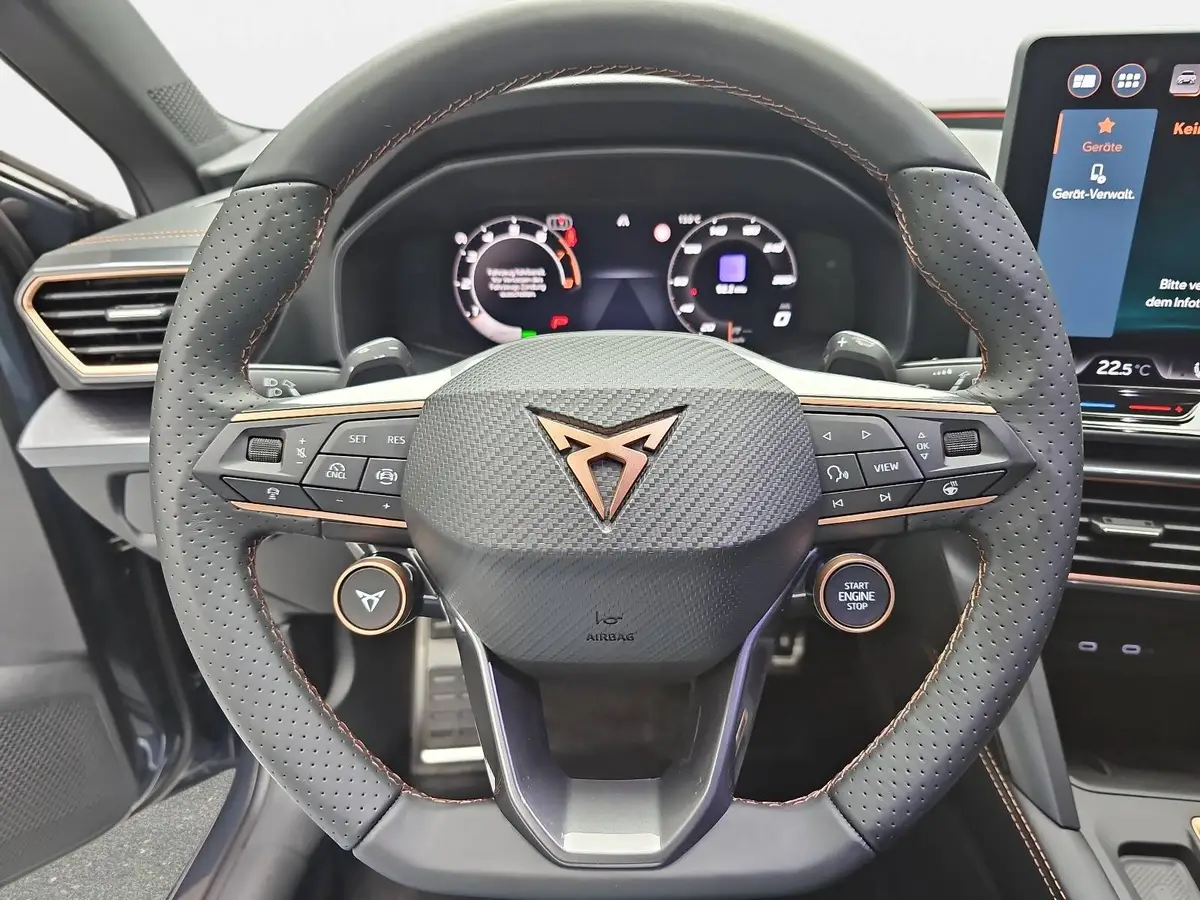 CUPRA LEON 1.5 ETSI DSG LED ACC DCC FULL-LINK WINTER PDC KAME