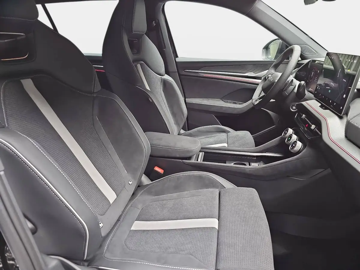 SKODA KODIAQ 2.0 TDI DSG SPORTLINE 4X4 NAVI LED ACC PANO 7S AHK