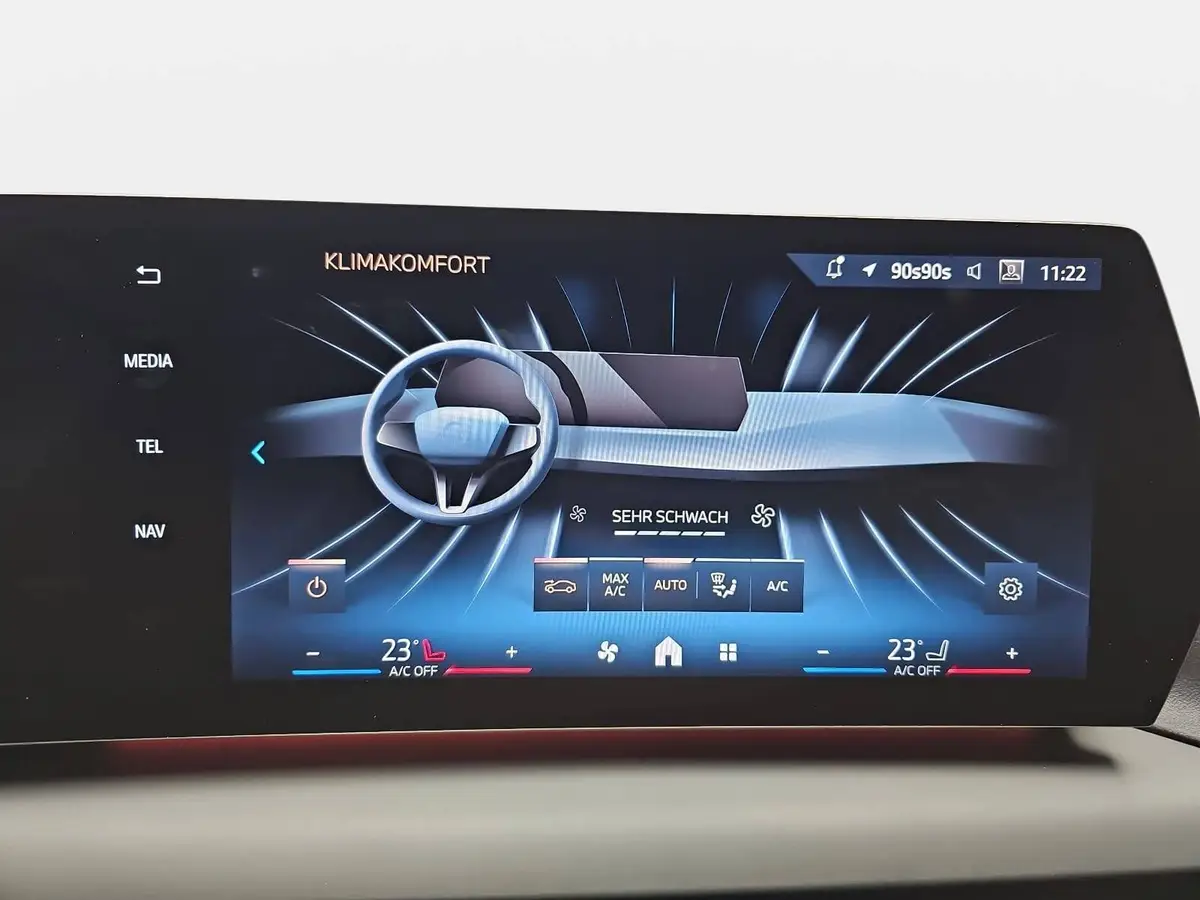 BMW 120 I AUTO. M SPORT NAVI LED P-ASSIST WINTER KAMERA AH