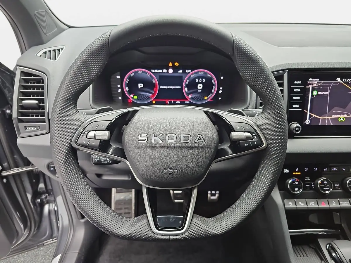 SKODA KAROQ 1.5 TSI DSG SPORTLINE NAVI LED ACC PANO WINTER KA