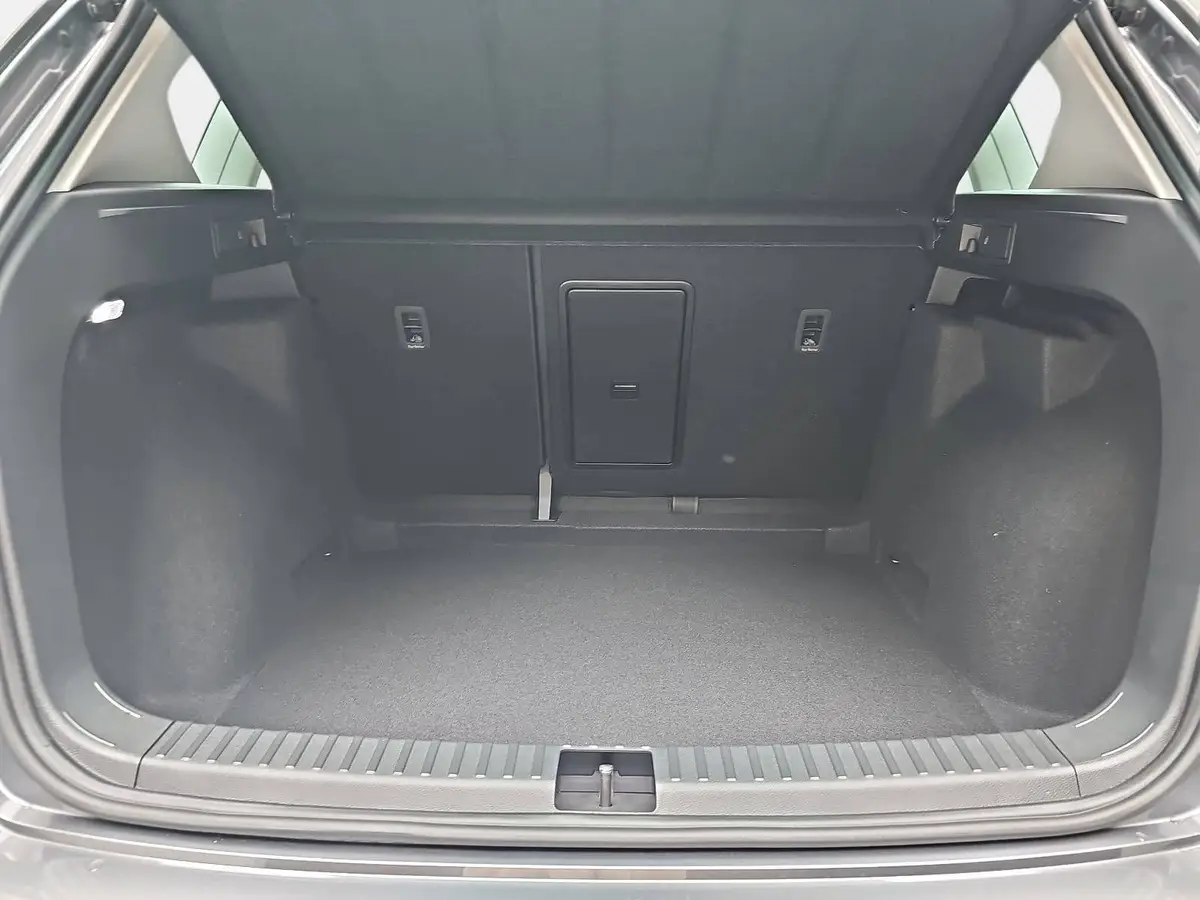 CUPRA ATECA 1.5 TSI DSG NAVI LED ACC PANO EL.HECKKLAPPE WINTER